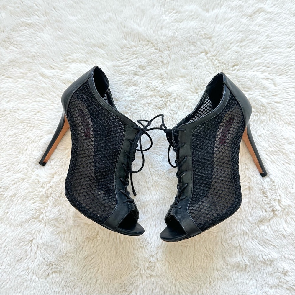 RED Saks Fifth Avenue women high heels ankle booties size 36